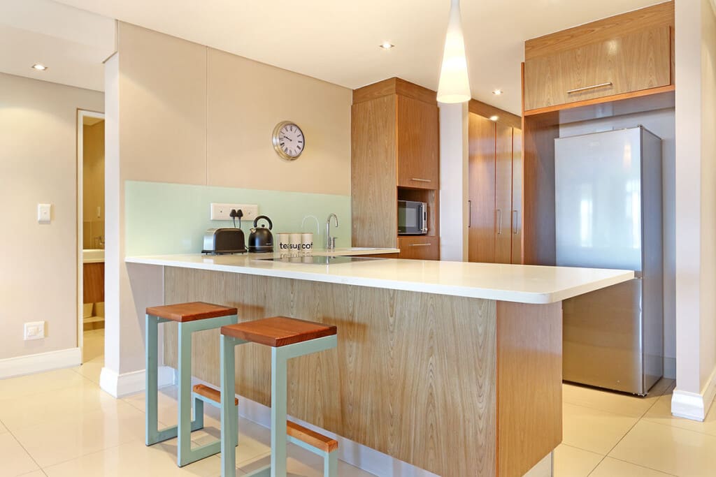 5d9307dcb7af2296411949.jpg