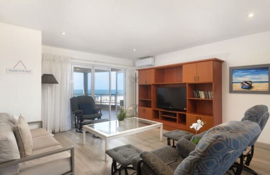 633548e5428e9537314382.jpg