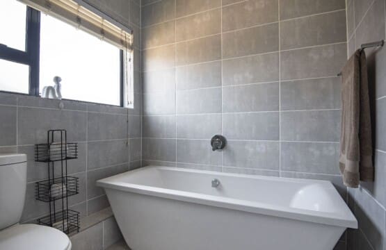 658162ffb066d032002257.jpg