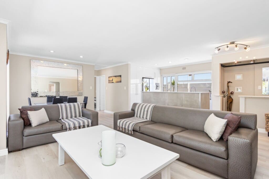 671f5c00c899d350981209.jpg