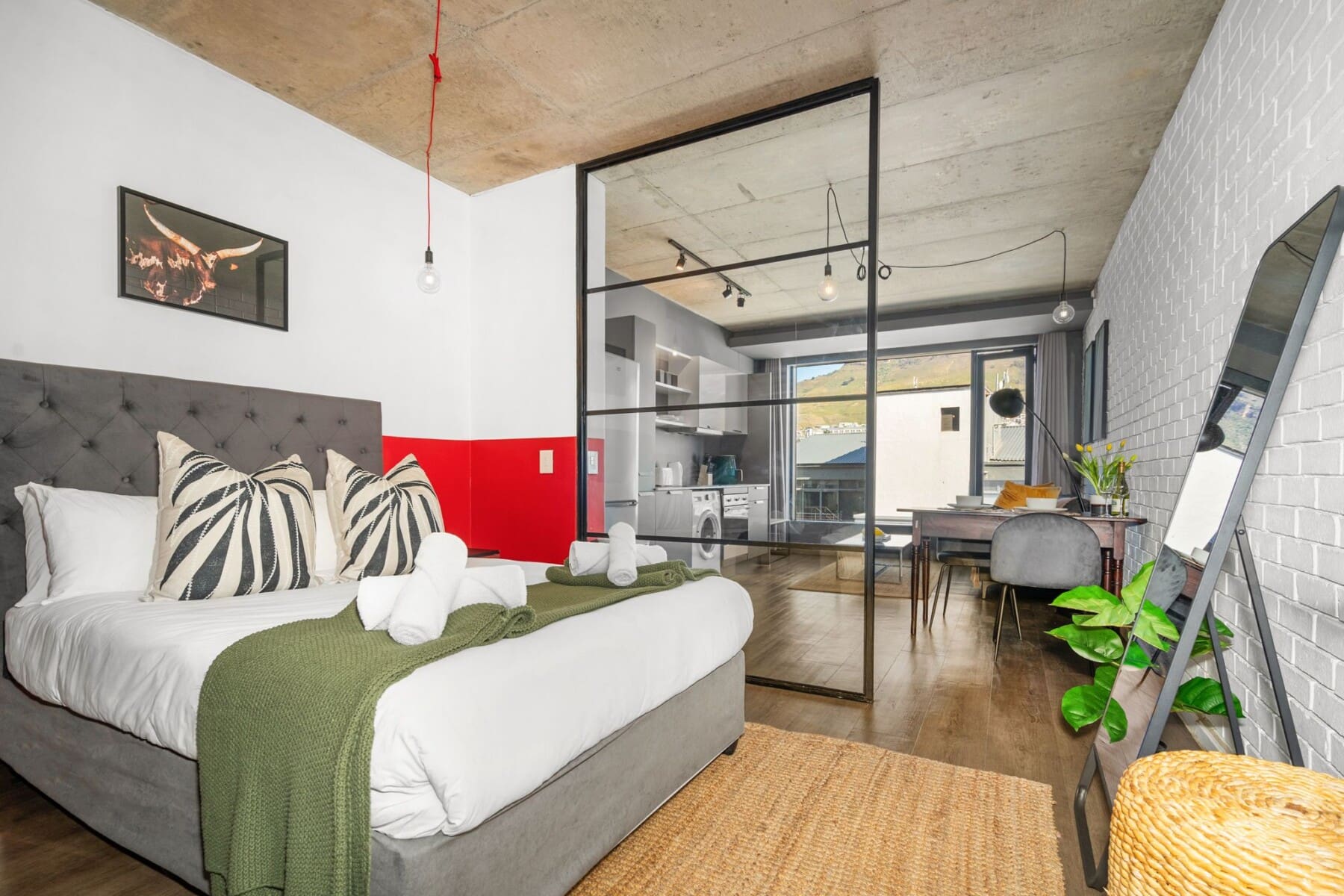 67cea661dc2a7763205917.jpg