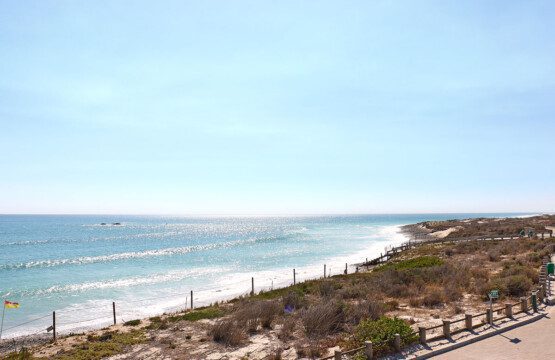 5d9306dbb8d7f374493826.jpg