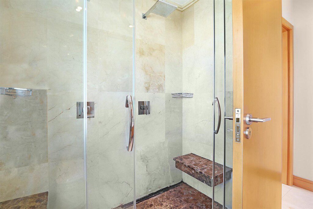 5dfc800e65533190773529.jpg